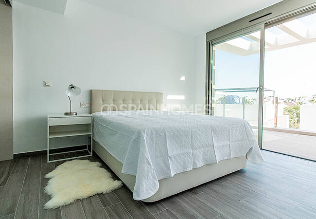 Villamartin Costa Blanca'da Özel Havuzlu Şık Villalar 15