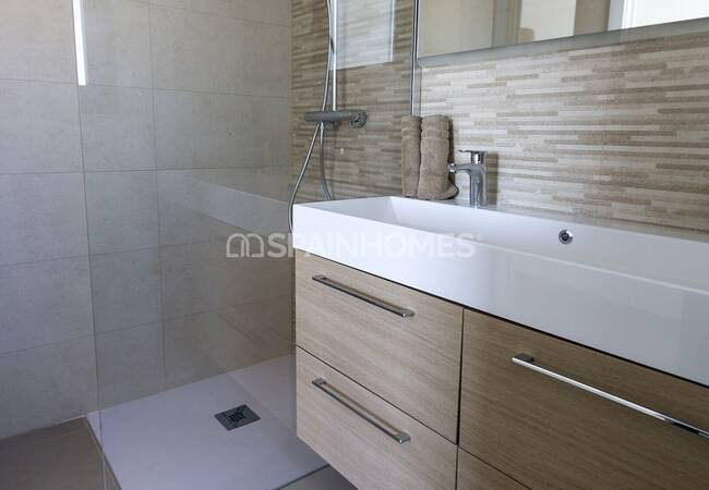 Spacious Detached Houses Close to Beach in La Nucia Alicante 37