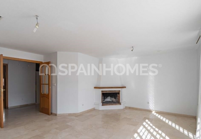 Alicante El Campello'da Sahile Yakın Havuzlu Sitede Geniş Villa 20
