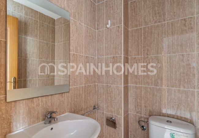 Alicante El Campello'da Sahile Yakın Havuzlu Sitede Geniş Villa 31