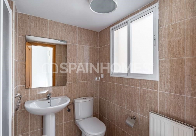 Alicante El Campello'da Sahile Yakın Havuzlu Sitede Geniş Villa 10