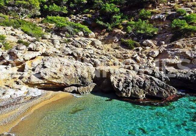 Calpe Alicante'de Deniz Manzaralı Şık Tasarımlı Müstakil Villa 6