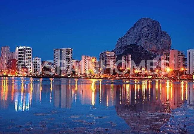 Calpe Alicante'de Deniz Manzaralı Şık Tasarımlı Müstakil Villa 8