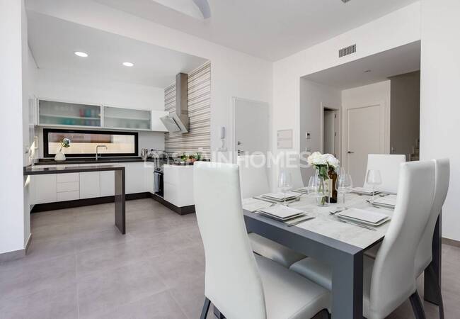 Modern Villas with Pools and Parking in Pilar De La Horadada 9