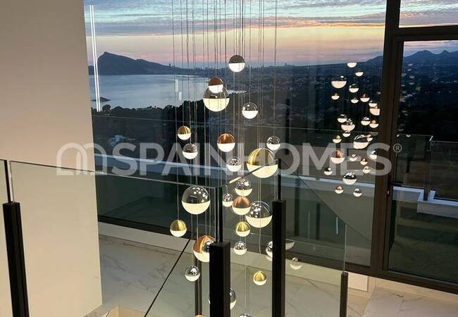 Alicante Altea'da Muhteşem Manzaralı Lüks Villa 27