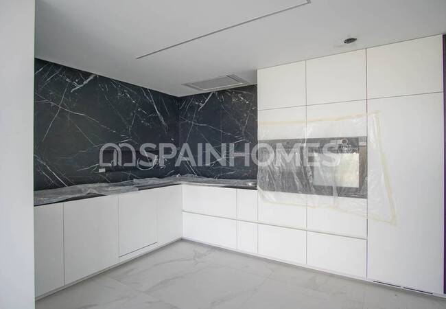 Alicante Altea'da Muhteşem Manzaralı Lüks Villa 20