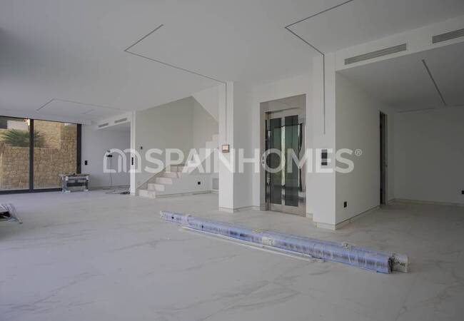 Alicante Altea'da Muhteşem Manzaralı Lüks Villa 16