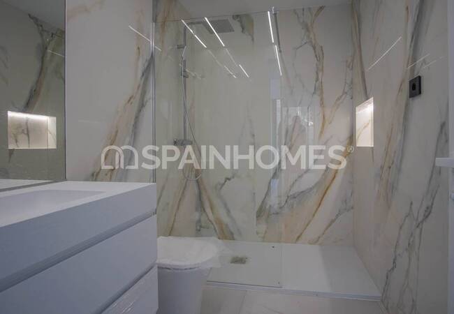 Alicante Altea'da Muhteşem Manzaralı Lüks Villa 33