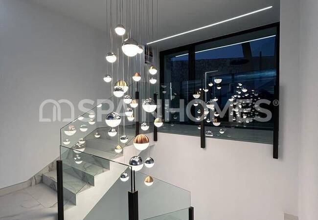 Alicante Altea'da Muhteşem Manzaralı Lüks Villa 28