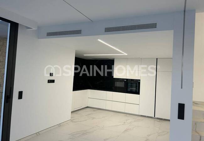 Alicante Altea'da Muhteşem Manzaralı Lüks Villa 21