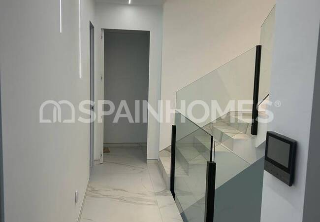 Alicante Altea'da Muhteşem Manzaralı Lüks Villa 29