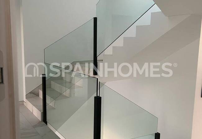 Alicante Altea'da Muhteşem Manzaralı Lüks Villa 30