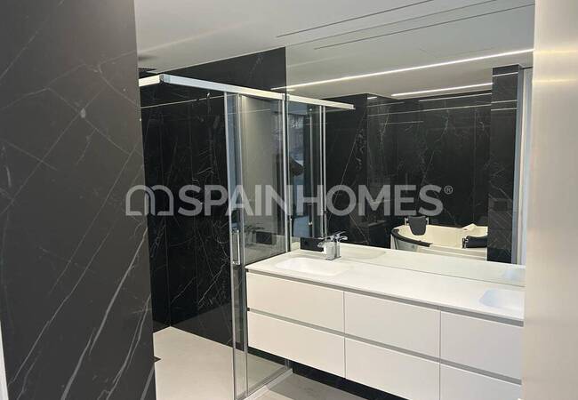 Alicante Altea'da Muhteşem Manzaralı Lüks Villa 35