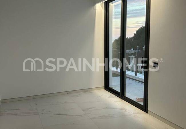 Alicante Altea'da Muhteşem Manzaralı Lüks Villa 25