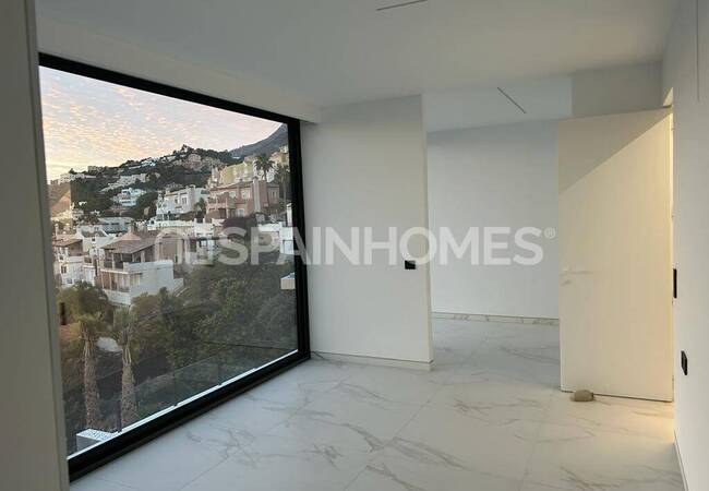 Alicante Altea'da Muhteşem Manzaralı Lüks Villa 23