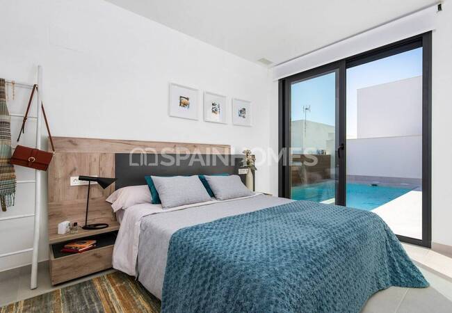 Bungalow Style Detached Houses in Alicante La Herrada 25