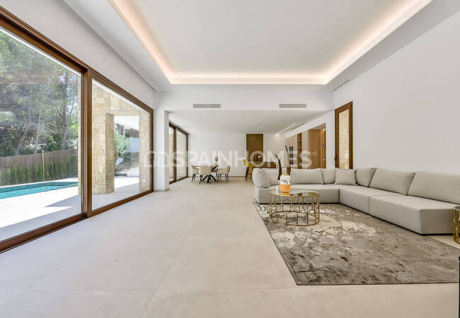 Altea Alicante'de Sahile Yakın Konumda Havuzlu Lüks Villa 17