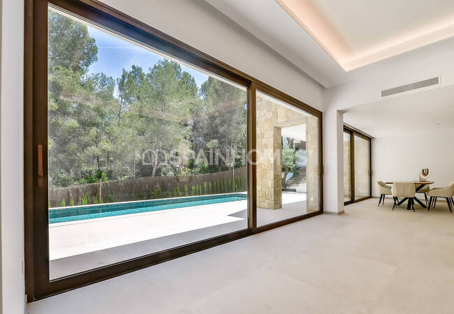 Altea Alicante'de Sahile Yakın Konumda Havuzlu Lüks Villa 15