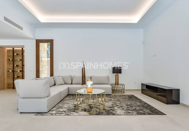 Altea Alicante'de Sahile Yakın Konumda Havuzlu Lüks Villa 18