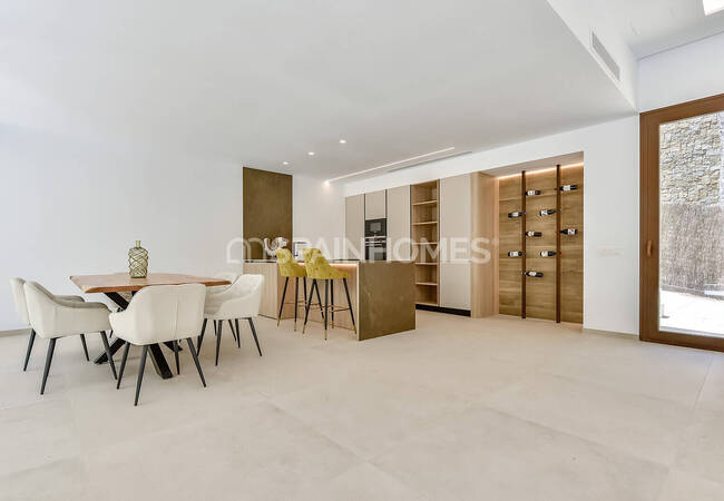 Altea Alicante'de Sahile Yakın Konumda Havuzlu Lüks Villa 23