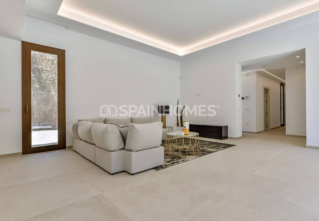 Altea Alicante'de Sahile Yakın Konumda Havuzlu Lüks Villa 19