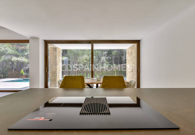 Altea Alicante'de Sahile Yakın Konumda Havuzlu Lüks Villa 32