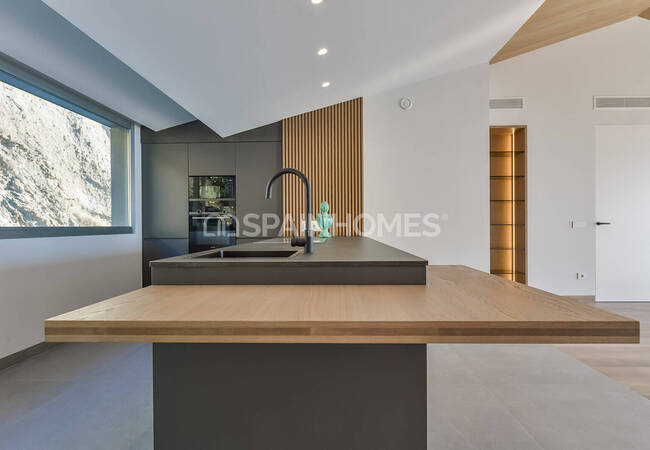 3-bedroom Penthouse Apartment with Open Sea Views in Altea 28