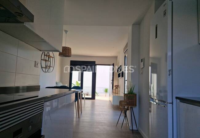 Houses in a Complex with Pool Near the Coast in Alicante 8