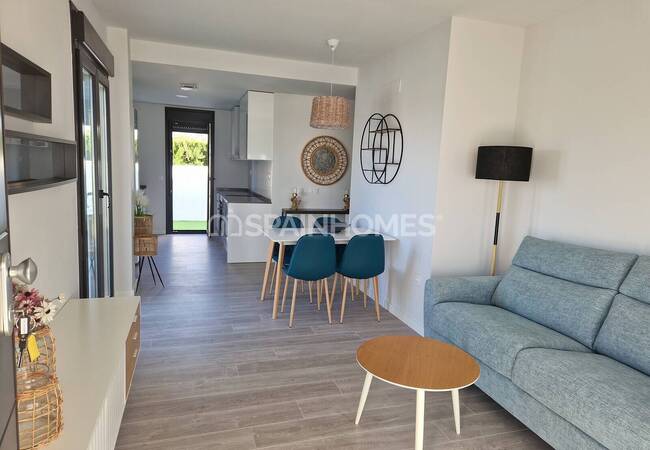 Houses in a Complex with Pool Near the Coast in Alicante 9