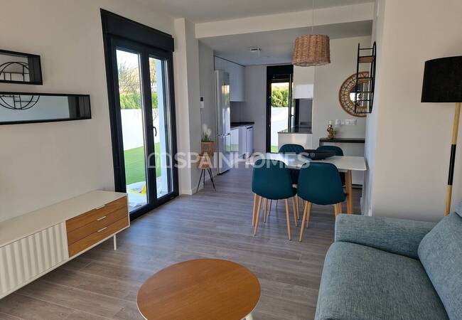 Houses in a Complex with Pool Near the Coast in Alicante 10