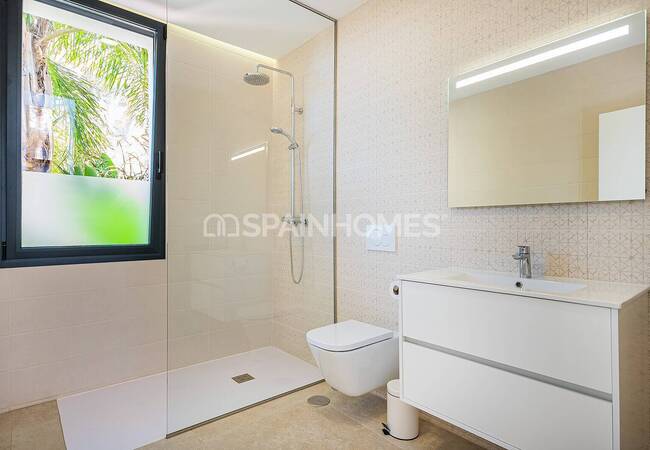 Finestrat Alicante'de Sahile Yakın Konumda Taşınmaya Hazır Villa 26