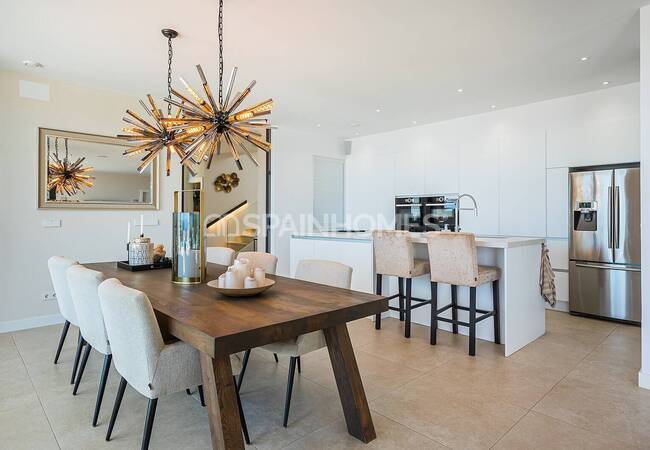 Finestrat Alicante'de Sahile Yakın Konumda Taşınmaya Hazır Villa 18