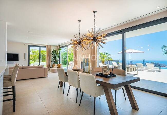 Finestrat Alicante'de Sahile Yakın Konumda Taşınmaya Hazır Villa 19