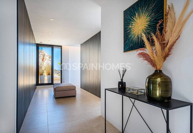 Finestrat Alicante'de Sahile Yakın Konumda Taşınmaya Hazır Villa 20