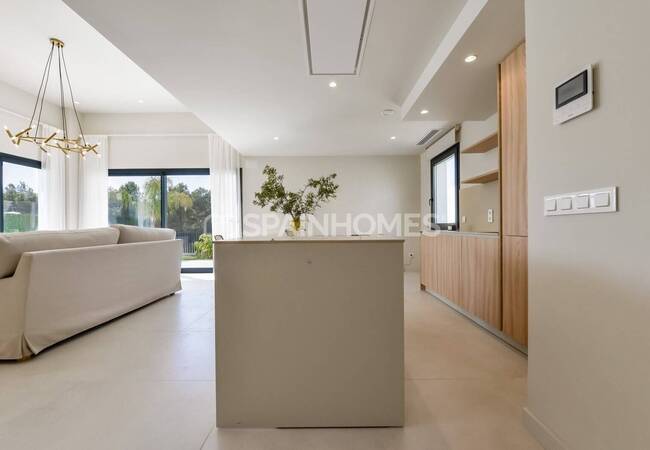 Finestrat'ta Sahile Yakın Bahçeli ve Havuzlu Müstakil Villalar 23