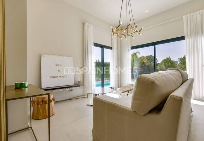 Finestrat'ta Sahile Yakın Bahçeli ve Havuzlu Müstakil Villalar 18