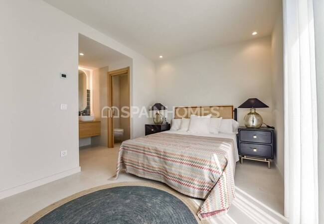 Finestrat'ta Sahile Yakın Bahçeli ve Havuzlu Müstakil Villalar 34