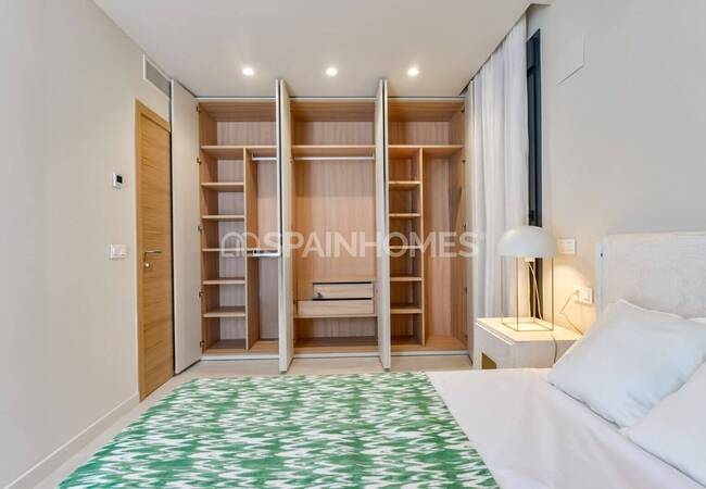 Finestrat'ta Sahile Yakın Bahçeli ve Havuzlu Müstakil Villalar 37