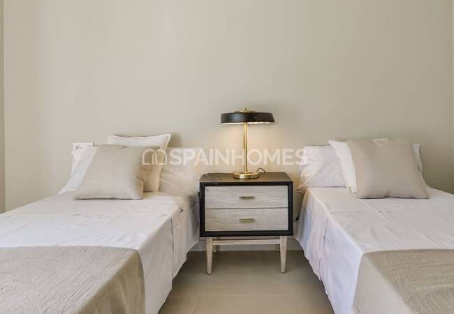 Finestrat'ta Sahile Yakın Bahçeli ve Havuzlu Müstakil Villalar 28