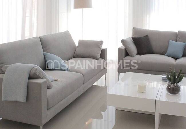 State-of-the-art Detached Villa with Pool in San Fulgencio 8