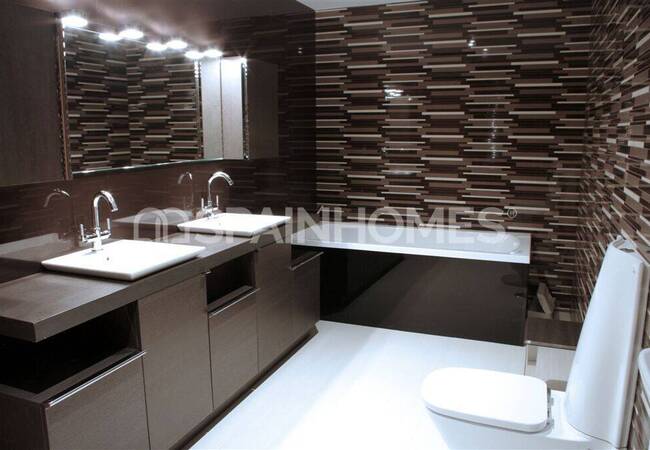 Ready to Move Villa with Stunning Sea and City Views in Benidorm 37