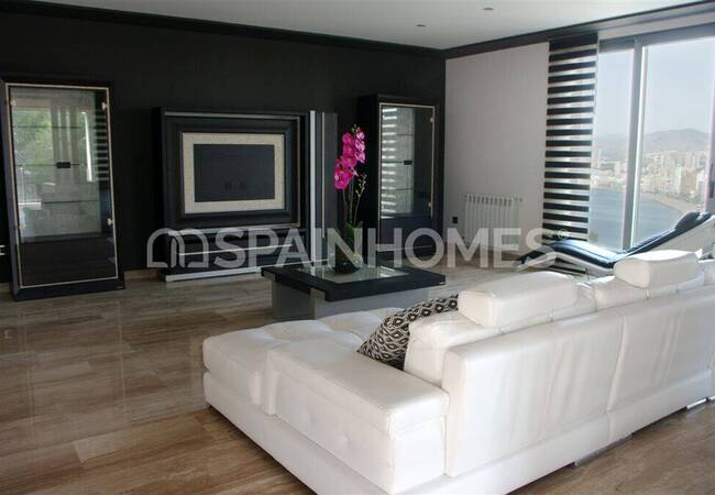 Ready to Move Villa with Stunning Sea and City Views in Benidorm 18
