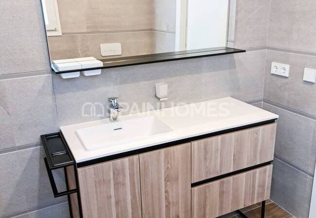 Calpe'de Deniz Manzaralı Geniş Bahçeli Taşınmaya Hazır Villa 31