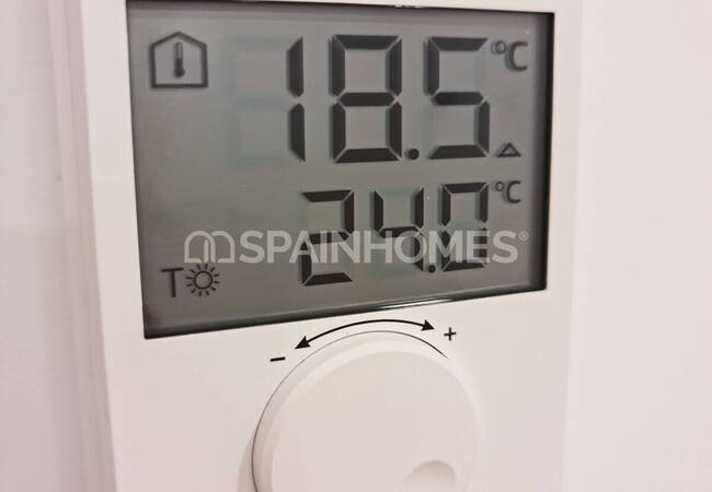 Calpe'de Deniz Manzaralı Geniş Bahçeli Taşınmaya Hazır Villa 49