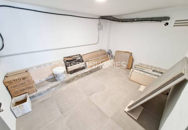 Calpe'de Deniz Manzaralı Geniş Bahçeli Taşınmaya Hazır Villa 54