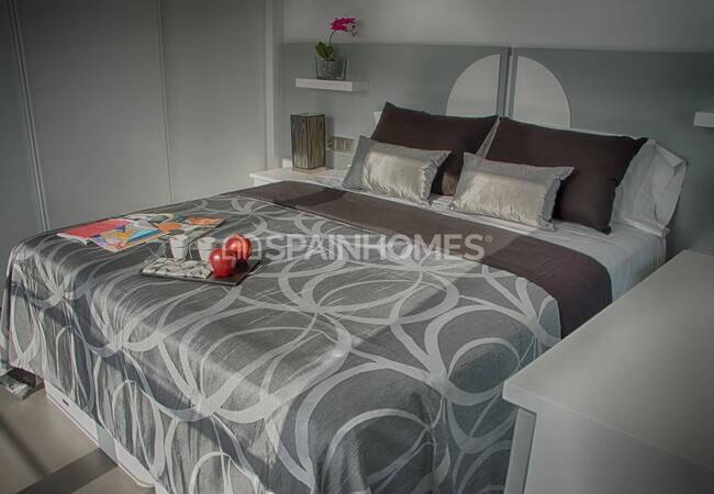 Alicante Benidorm’da Site İçinde Deniz Manzaralı Daireler 98
