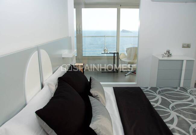 Alicante Benidorm’da Site İçinde Deniz Manzaralı Daireler 92