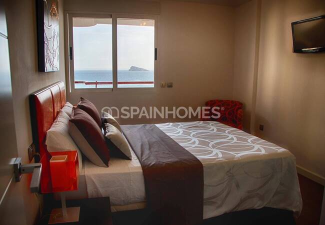 Alicante Benidorm’da Site İçinde Deniz Manzaralı Daireler 90