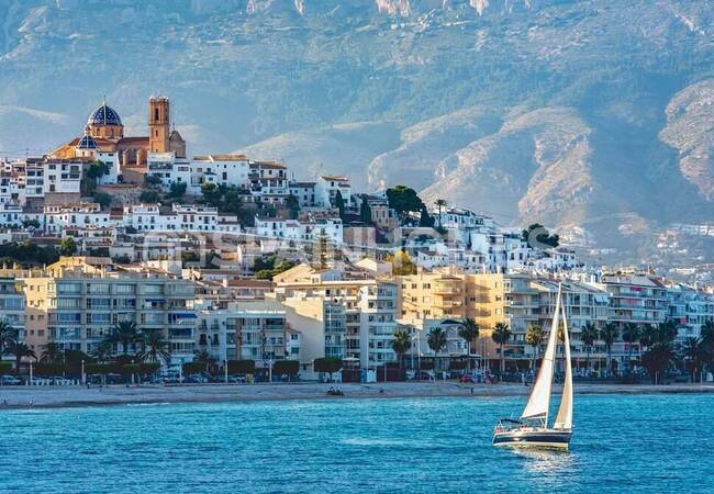 Alicante Benidorm’da Site İçinde Deniz Manzaralı Daireler 108