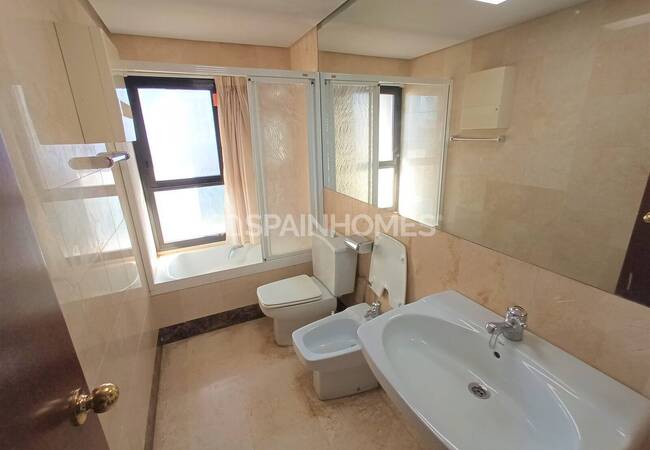 Alicante Benidorm'da Olanaklara Yakın Deniz Kenarı Şık Daire 9